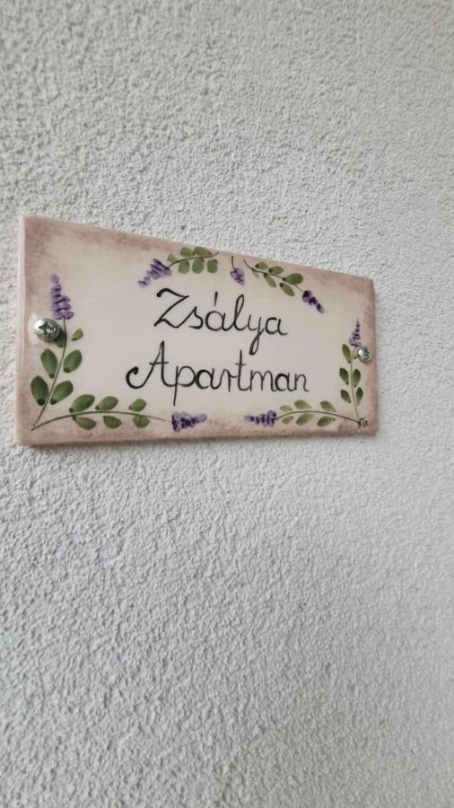 Relax Balaton Apartmanok Balatonfured Bagian luar foto